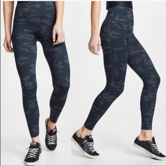 Spanx Look at me now black camo leggings large - Picture 5 of 13